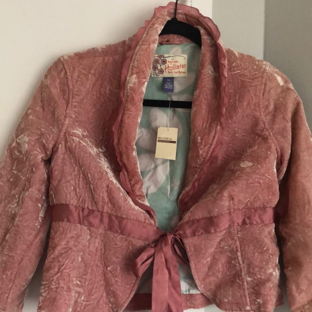 A Beautiful blazer - Picture 2 of 5